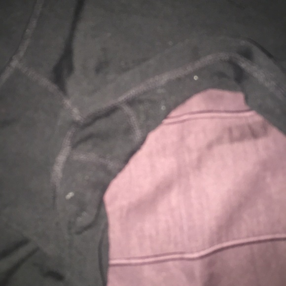 Gap fit maternity workout pants - Picture 3 of 4